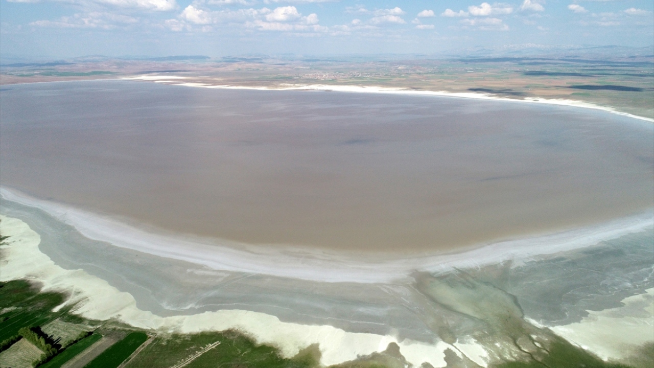 Gölün 1984 yıllarda çekilen fotoğraflarına baktığını, bugüne kıyasla neredeyse hiçbir değişiklik görmediğini anlatan Özsoy, bunun da iyi bir gelişme olduğunu kaydetti.