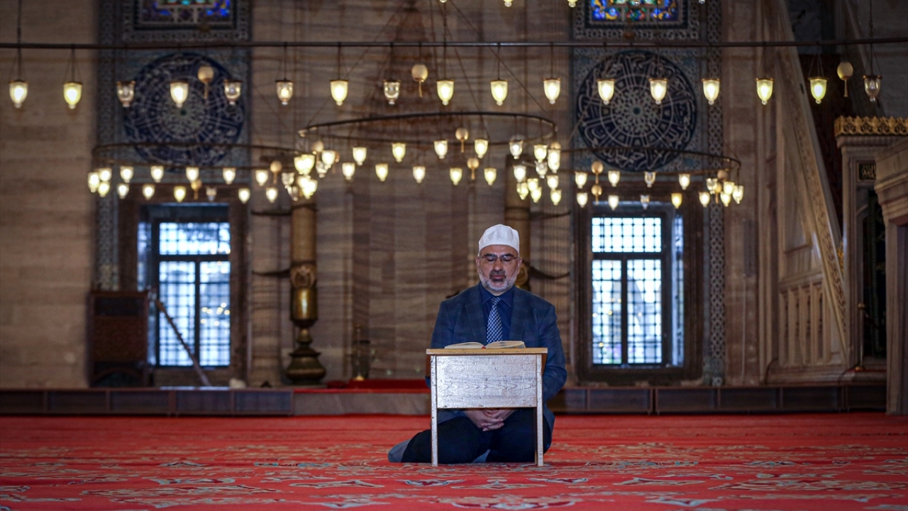 İstanbul`a 1977`de geldiğini ve o yıldan bu yana Fatih`te yaşadığını belirten Koçyiğit, "O günden bu tarafa da böyle bir şey yaşamadım." ifadesini kullandı.