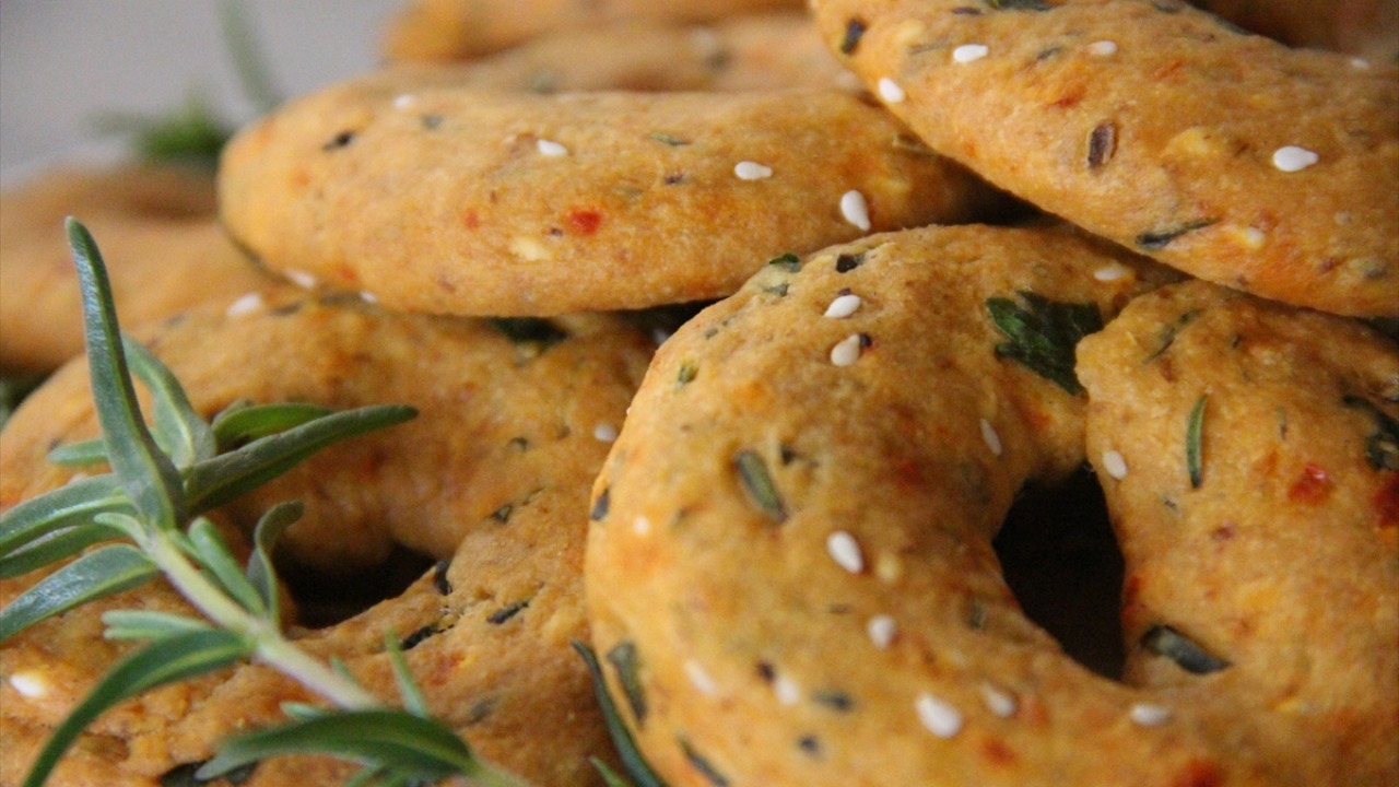 Bol baharatlı lezzetleri ve yöresel tatların yaygın olduğu kentte, zahterli köy kahkesi de ramazan ayında genellikle sahurda tüketiliyor. 