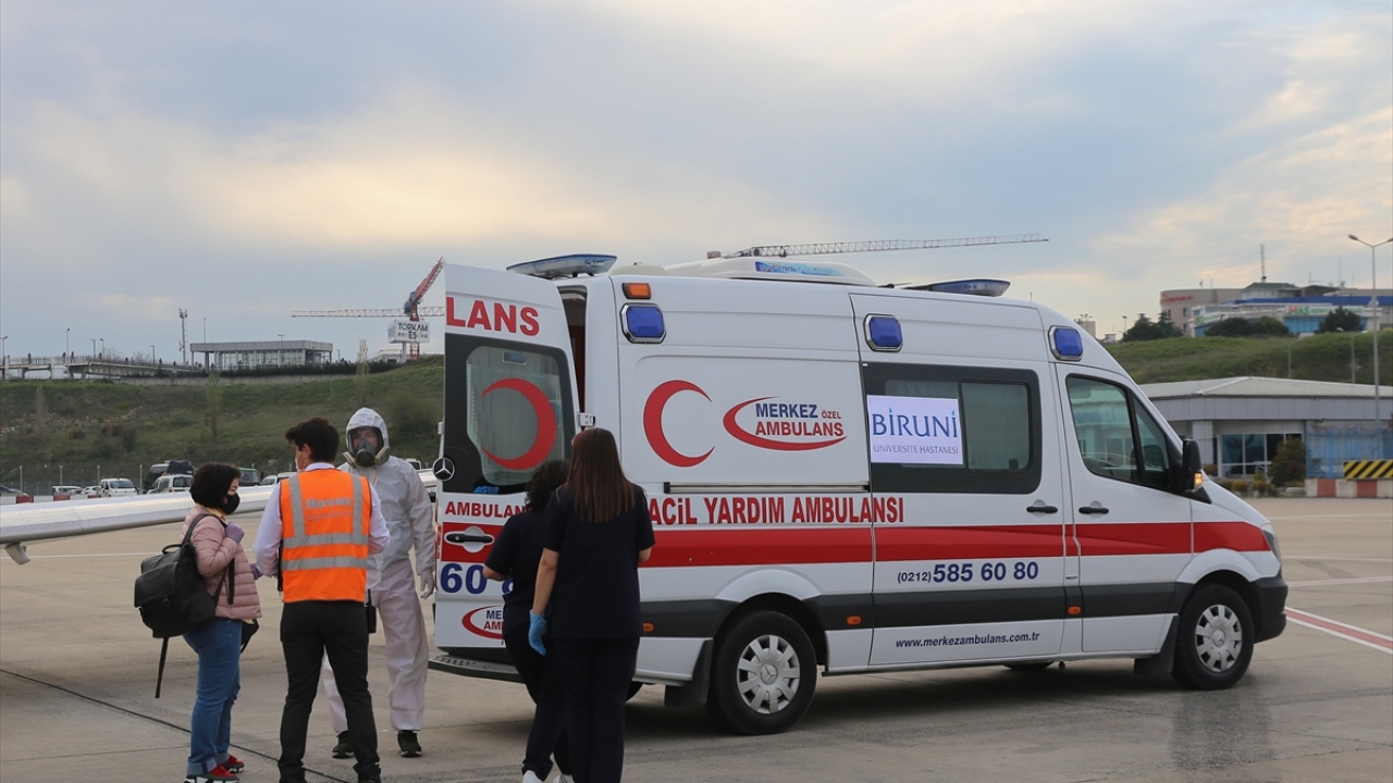 Bu zor günlerde ve zor süreçte kendilerini yalnız bırakmayan Cumhurbaşkanı Recep Tayyip Erdoğan`a ve Sağlık Bakanı Fahrettin Koca`ya teşekkür eden Cabbaroğlu, hastalarının şifa bulmasını umduklarını kaydetti.