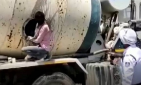 Hindistan'da kaçak göçmen işçiler beton mikserinde yakalandı