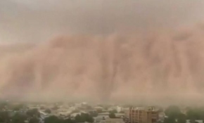 Nijer'de kum fırtınası ilginç görüntüler oluşturdu