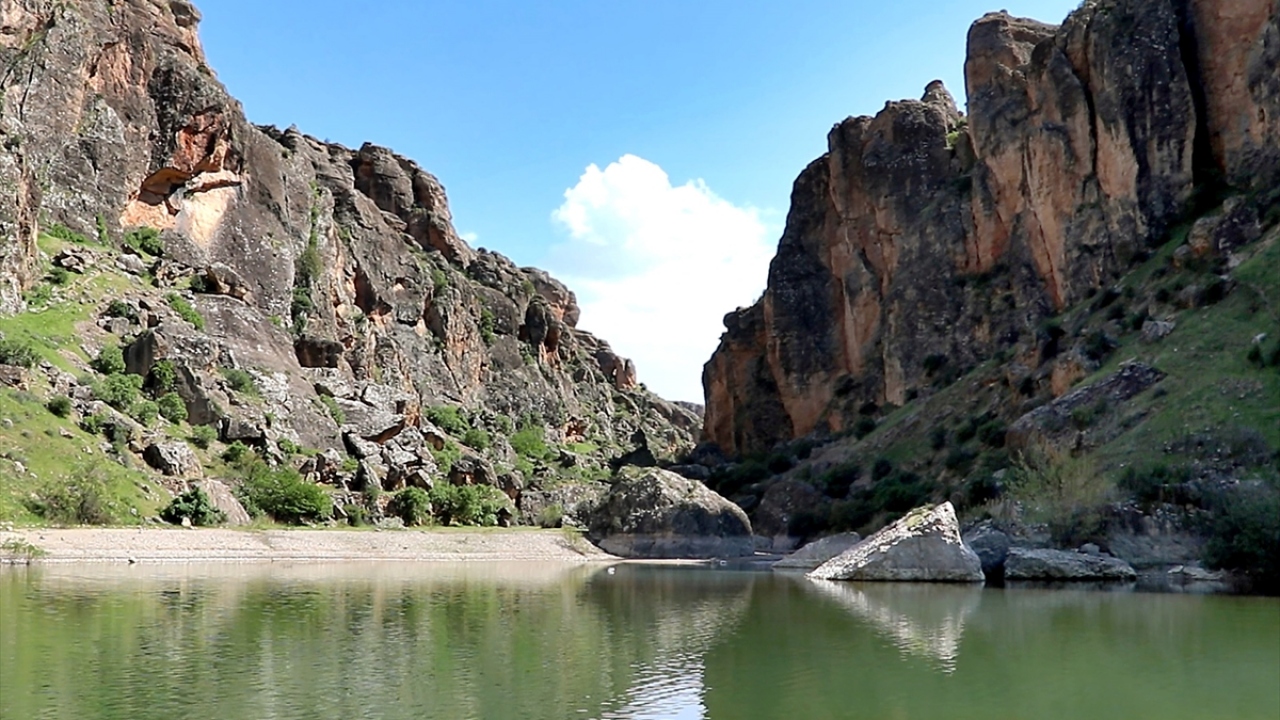 Murat, Saklıkapı`dan akan suyun yürüyüş yapacaklara eşsiz bir deneyim sunacağını dile getirdi.