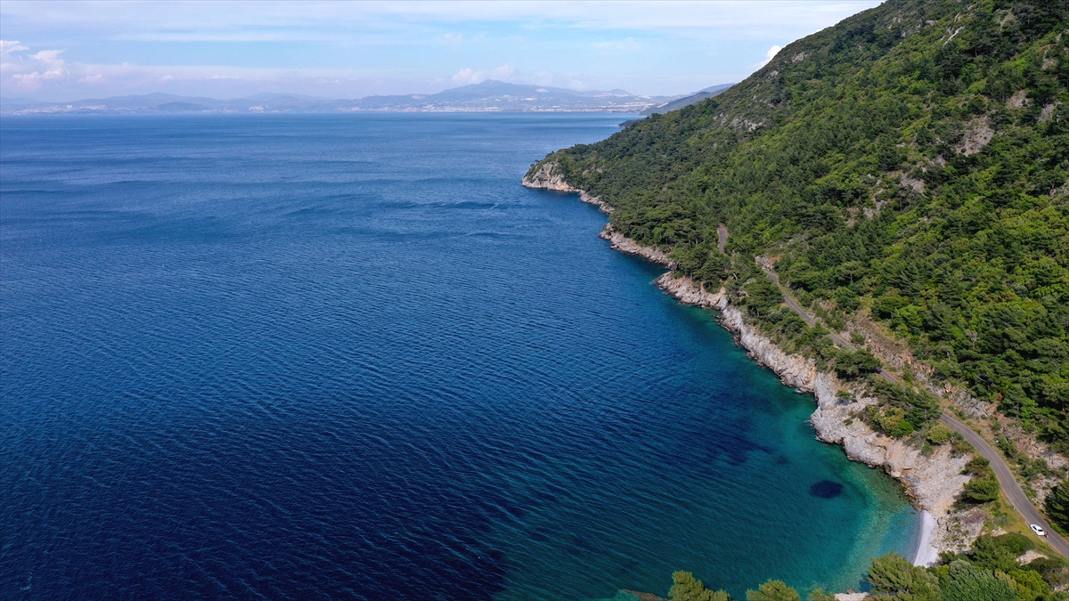 Eşsiz koylarıyla ziyaretçilerini kendisine hayran bırakan ve geçen yıl 1 milyon 300 bin kişi tarafından ziyaret edilen park, yeni tip koronavirüs (Covid-19) tedbirleri kapsamında sessizliğe büründü. 