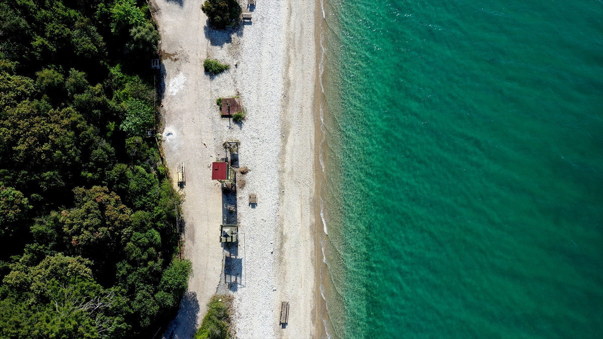 İl Jandarma Komutanlığı ekipleri ile milli park görevlileri bu dönemde vatandaşların milli parka girmelerine izin vermiyor.