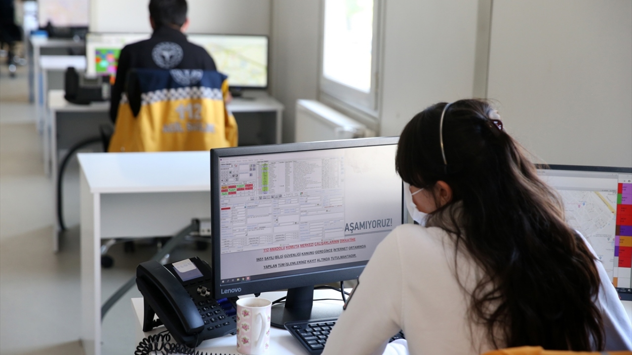 Bakırköy`de bulunan Avrupa Komuta Merkezi`nin geniş bir alana sahip olduğunu aktaran Memişoğlu, Anadolu Yakası`ndaki eski merkezin bir aile sağlığı merkezinin üst katında küçük bir alanda yer aldığını anlattı. 