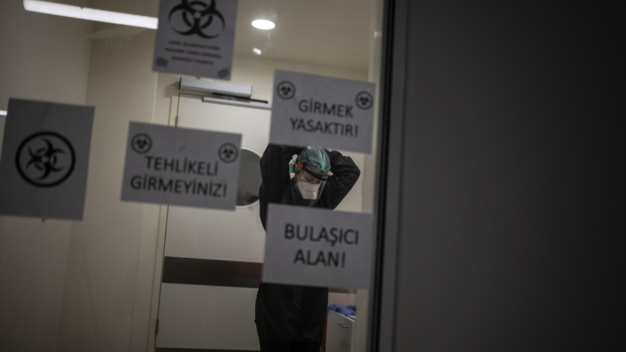 Sağlık çalışanları canı gönülden hizmet ediyor