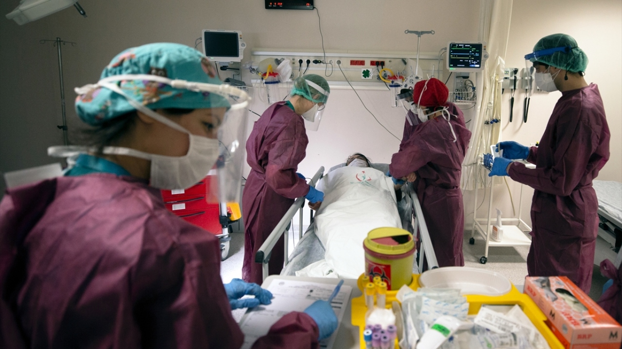 Hemşireler için siren çalarak acil servise gelen her ambulans kurtarılacak bir yaşamı simgeliyor. 