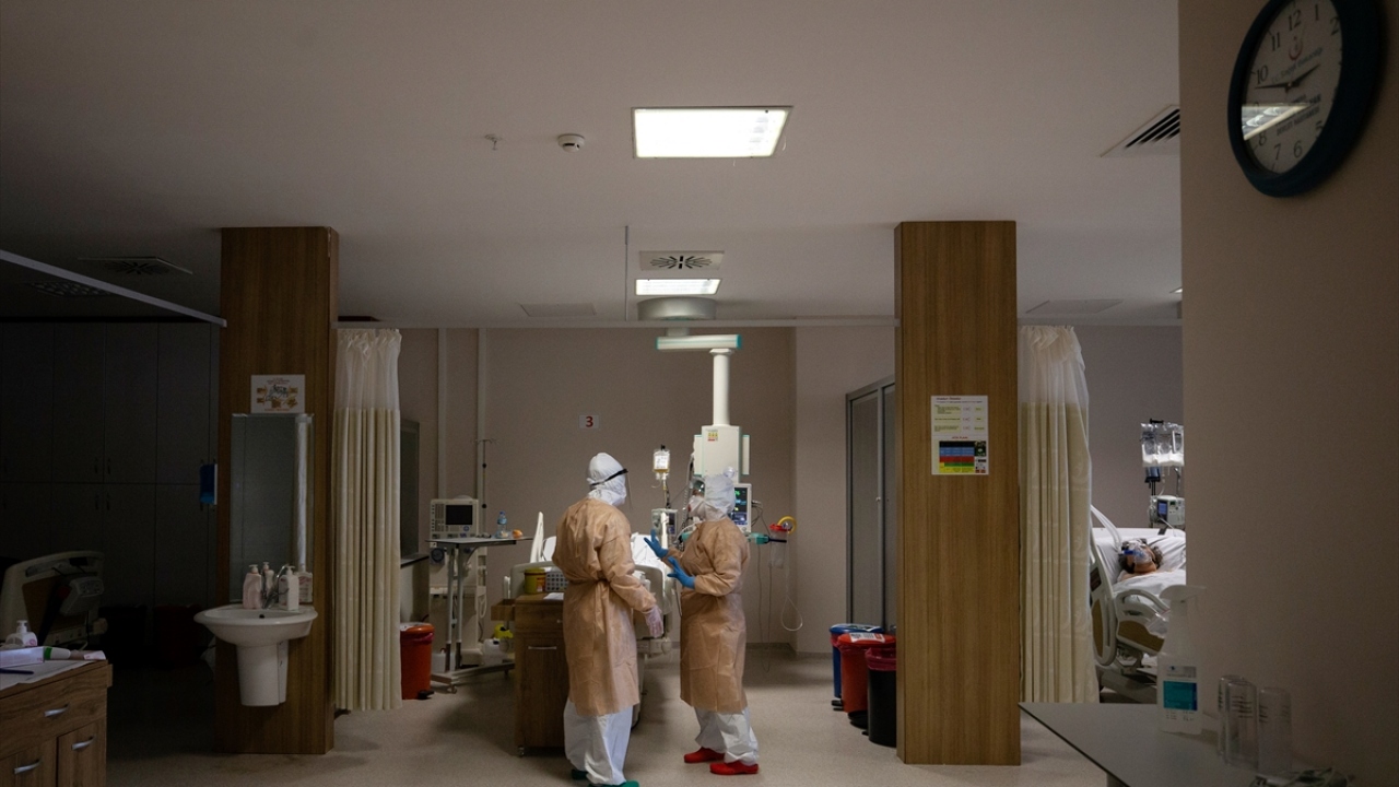 "Biz pandemiyi bir savaş olarak görüyoruz"