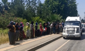 Salgını hiçe saydılar, 14 kişilik araca 35 kişi bindiler