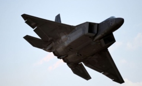 ABD'de F-22 savaş uçağı düştü