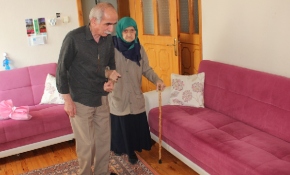 107 yaşındaki kayınvalidesine bakıyor