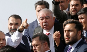 Afganistan'da Raşid Dostum'a mareşallik unvanı
