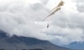 Kanada'da gösteri uçağı düştü