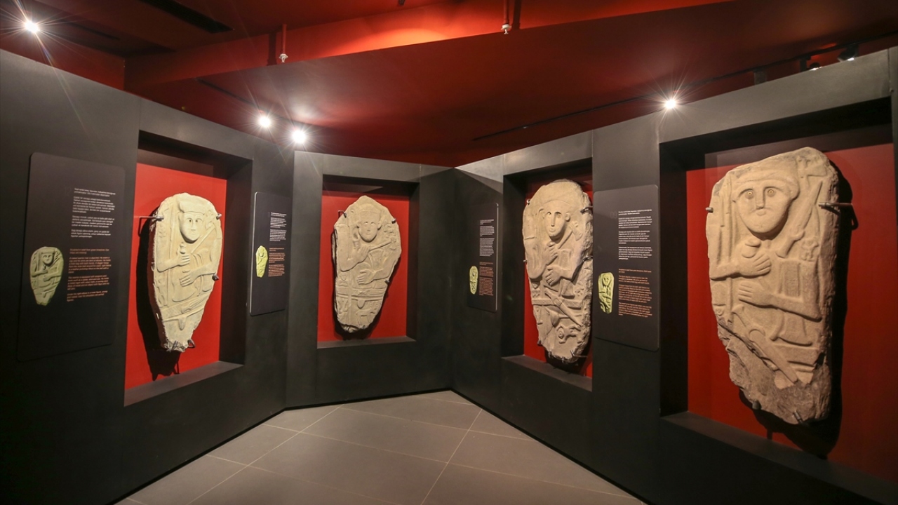 Ekipler tarafından sürekli dezenfekte edilen müze, kapılarını yeniden açarak turizme hizmet edeceği günleri bekliyor.