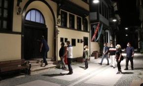 Harçlık toplama geleneğini bu kez büyükler canlandırdı