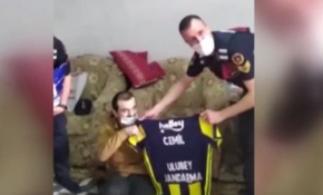 Jandarmadan bedensel engelli vatandaşa Fenerbahçe forması