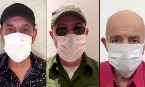 Sağlık Bakanı Koca, MFÖ'nün 'Maske Tak' şarkısını paylaştı