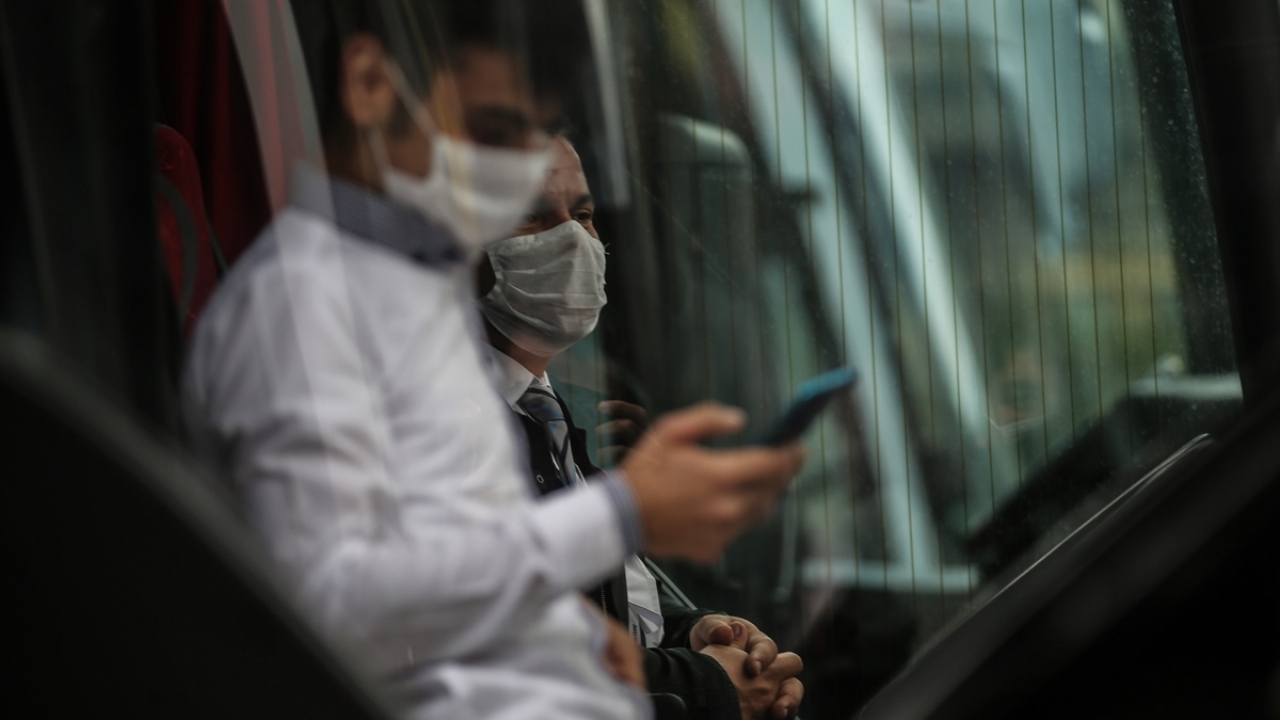 Otobüs firması yetkilisi Eray Eray, söz konusu genelge kapsamında bugün 41 sefer düzenlediklerini belirterek, sefer sayılarını talebe göre çoğaltabileceklerini bildirdi.