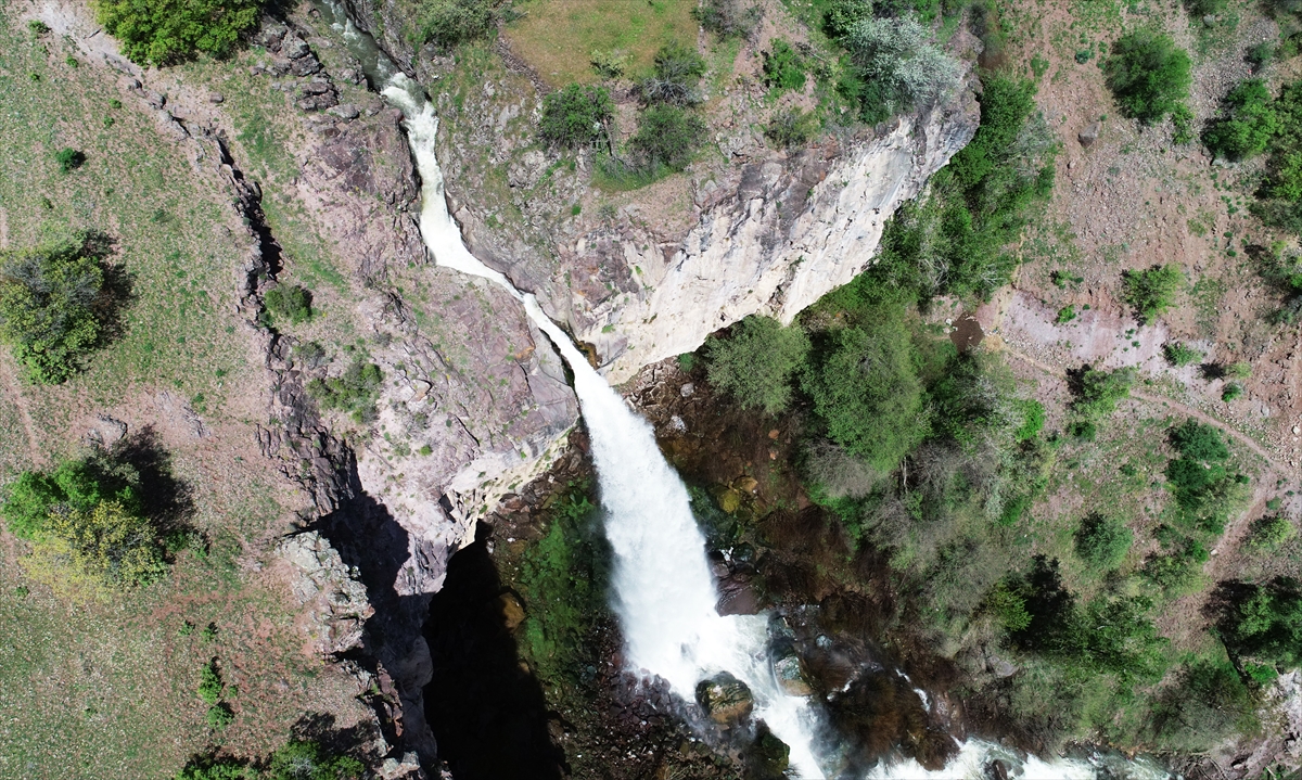 Şebinkarahisar Belediye Başkanı Şahin Yılancı, yaptığı açıklamada, Şebinkarahisar`ın kültürü ve tarihiyle kadim bir ilçe olduğunu söyledi.