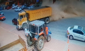 Freni boşalan kamyon ortalığı savaş alanına çevirdi