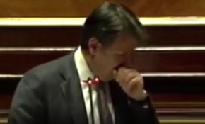 Parlamentoda öksüren İtalya Başbakanı Conte’ye 'Maske tak' uyarısı