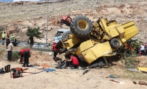 Şanlıurfa'da biçerdöver şarampole devrildi: 1 ölü, 2 yaralı