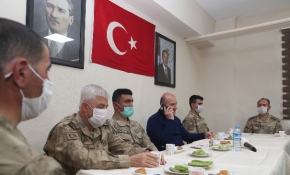 Cumhurbaşkanı Erdoğan askerlerin bayramını kutladı