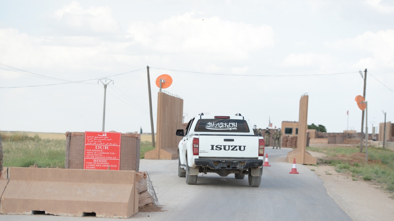 "Milletimiz rahat uyusun, vatan bize emanet"