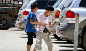 İdlibli çocukların bayram harçlığı sevinci