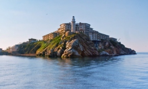 Demokrasi ve Özgürlükler Adası açılıyor