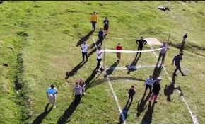 Yasağa aldırmayarak piknik yapanlar drone'dan kaçtı