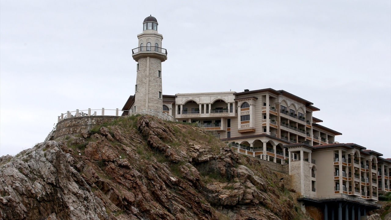 Yassıada`daki sözde mahkeme sonrası Başbakan Adnan Menderes, Dışişleri Bakanı Fatin Rüştü Zorlu ve Maliye Bakanı Hasan Polatkan cuntacıların kararıyla idam edildi.