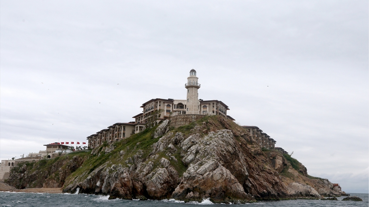 Açılış törenine, Yassıada`da tutuklu kalan Demokrat Partili siyasetçilerin bir bölümünün çocukları ve torunlarının da katılması bekleniyor.