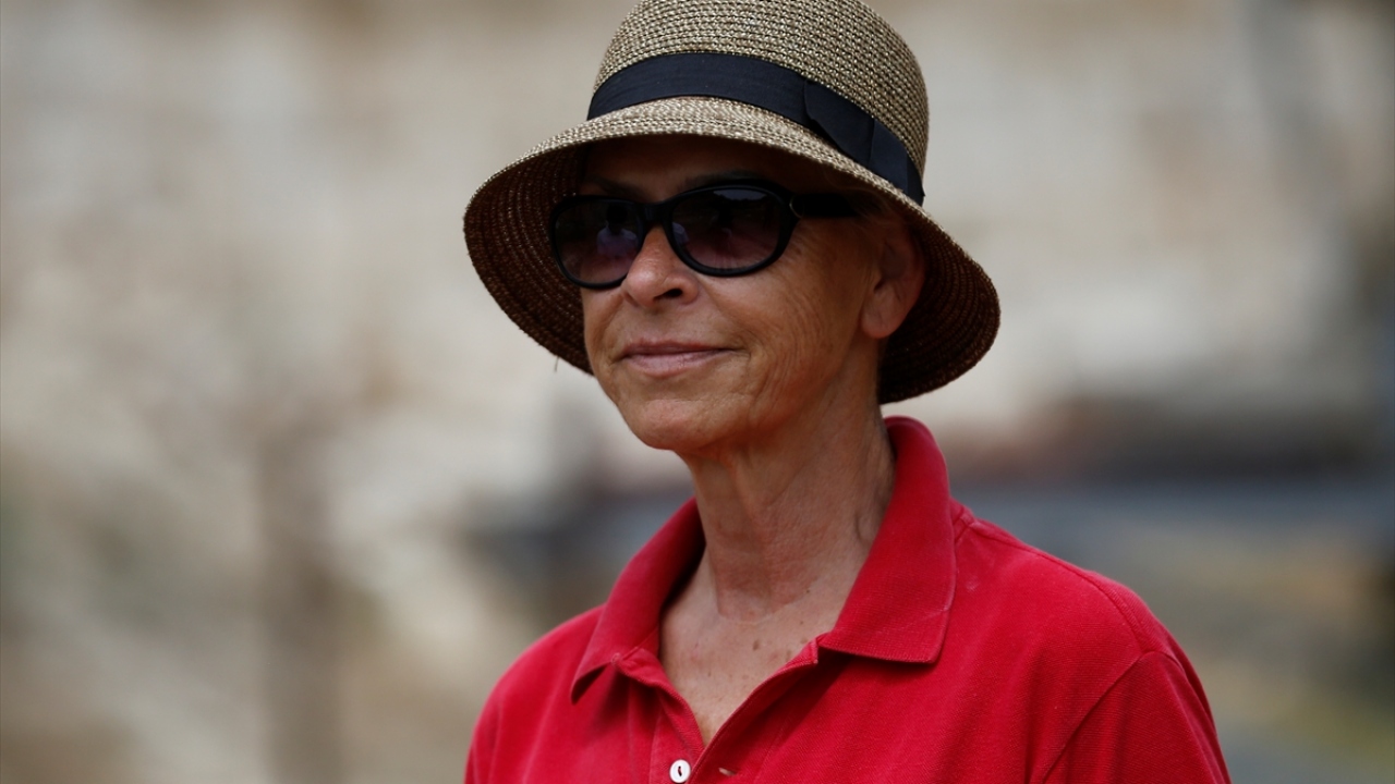 Aynı zamanda Akdeniz Üniversitesi Edebiyat Fakültesi Arkeoloji Bölümü Öğretim Üyesi de olan Işık, Patara`nın tarih sahnesinin en önemli liman kentlerinden olduğunu söyledi.