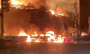 ABD'de gerilim artıyor: Binalar ateşe verildi, marketler yağmalandı