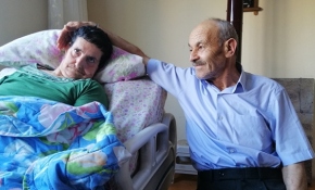 43 yıllık eşe örnek vefa