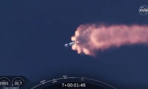 SpaceX’in tarihi uzay yolculuğu başladı