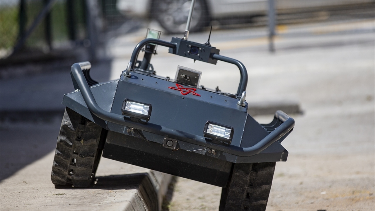 Mehmet Akif Nacar, HAVELSAN olarak araçların mekaniğini geliştirmekten ziyade bunların algoritmalarının geliştirilmesi ve otonom kontrolüne yönelik çalışmalar yürüttüklerini vurguladı.