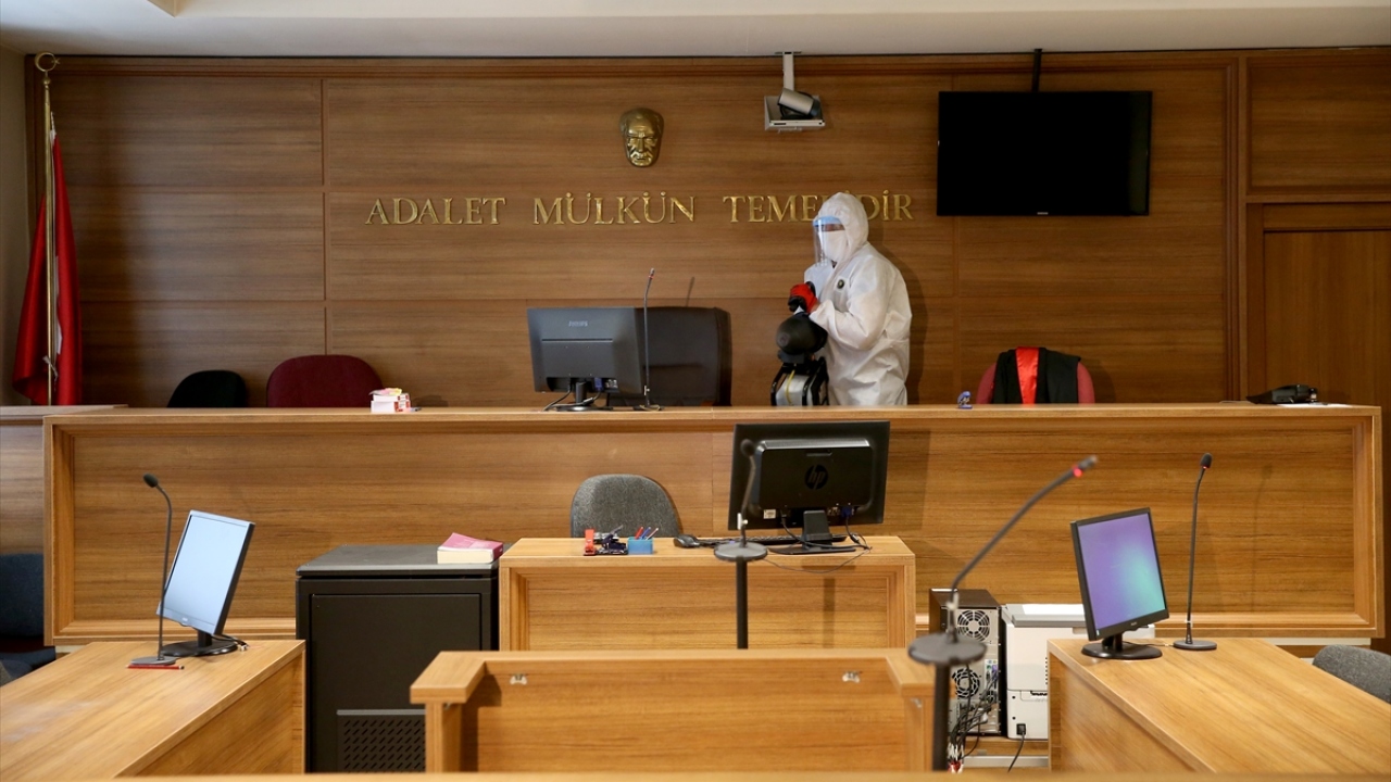 Yemekhaneler 1 Eylül 2020`de açılacak, bu tarihe kadar personelin yemekleri kumanya şeklinde dağıtılacak. Çay bardağı, kaşık, çatal, tabak gibi malzemeler tek kullanımlık olacak.