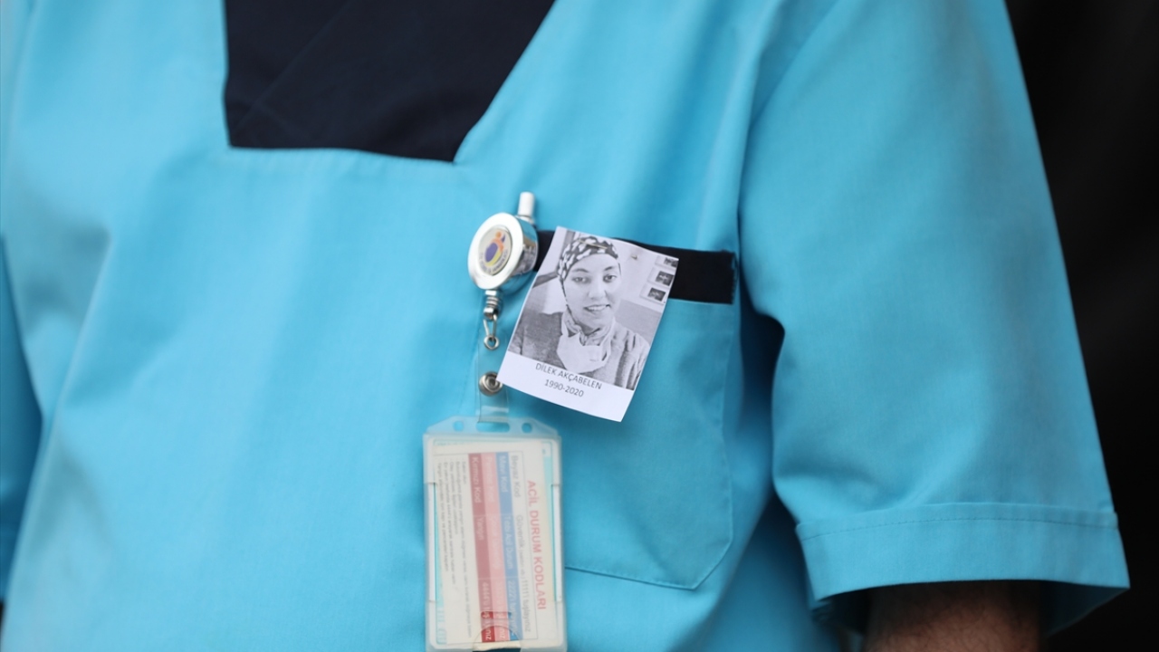 Akçabelen`in cenazesi, Sefaköy Gültepe Mahallesi Fatih Camisi`nde ikindi vakti kılınacak cenaze namazının ardından Kayabaşı Mezarlığı`na defnedilecek. 