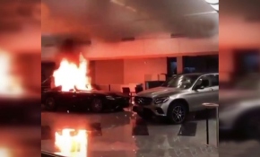 ABD’de protestocular lüks araçları kundakladı