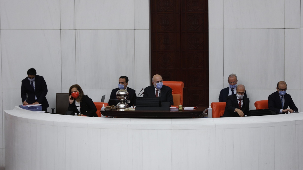 TBMM Genel Kurulu, Meclis Başkanvekili Süreyya Sadi Bilgiç başkanlığında toplandı. 