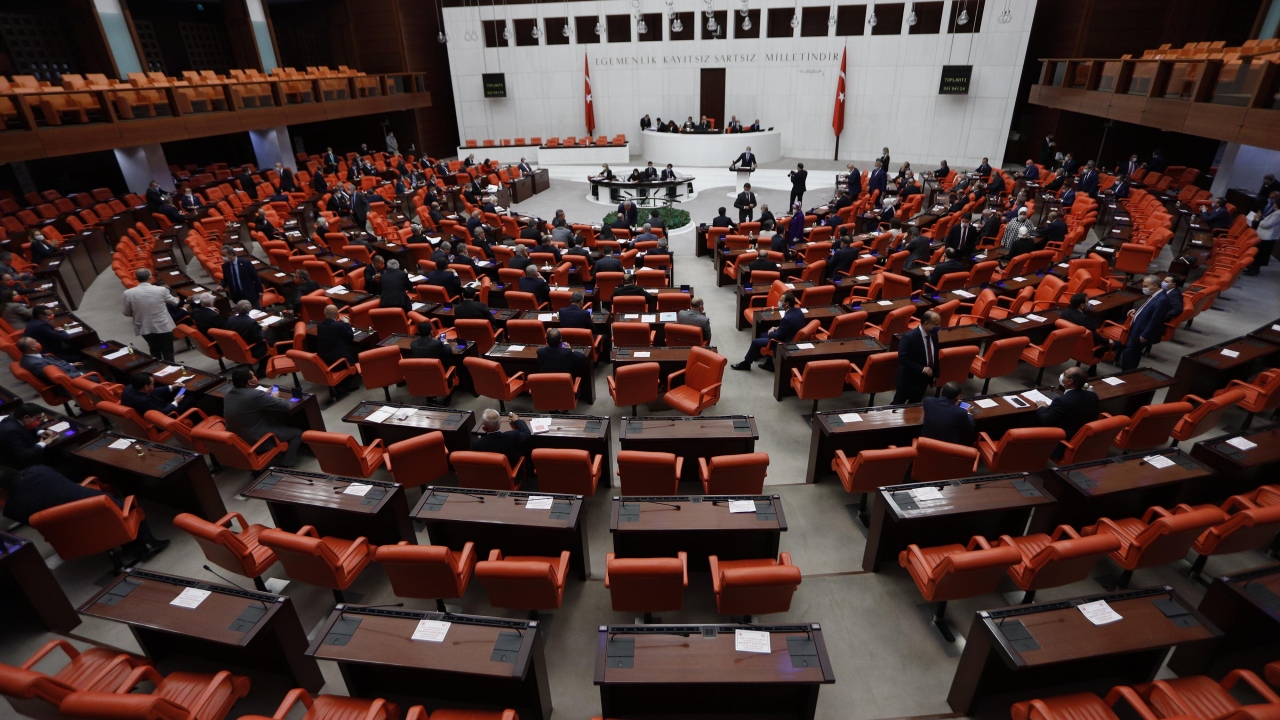  Teklife göre, bekçiler kimlik sorabilecek, üst ve araç araması yapabilecek.