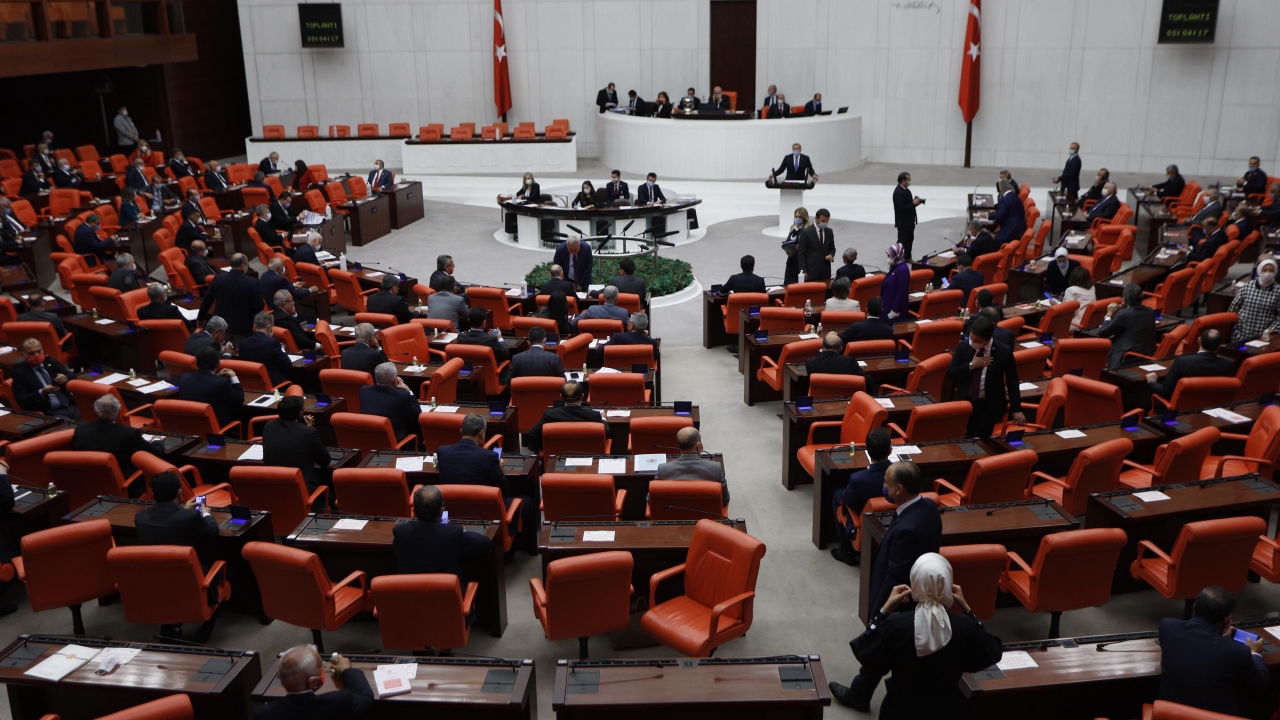 TBMM Başkanı Mustafa Şentop da, Meclis çalışmalarını yerinde takip etti. 