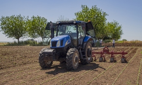 Sürücüsüz traktörler çiftçilerin görevini devraldı