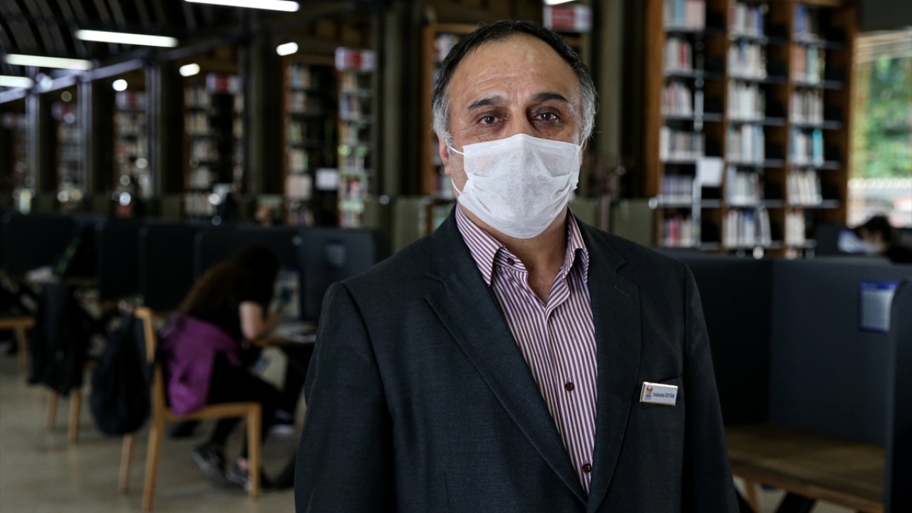 Zeytinburnu Belediyesi Kıraathaneler Koordinatörü Selahattin Öztürk, normalleşme sürecinde kütüphane ve kıraathanelerin nasıl hizmet vereceğine ilişkin açıklamalarda bulundu.