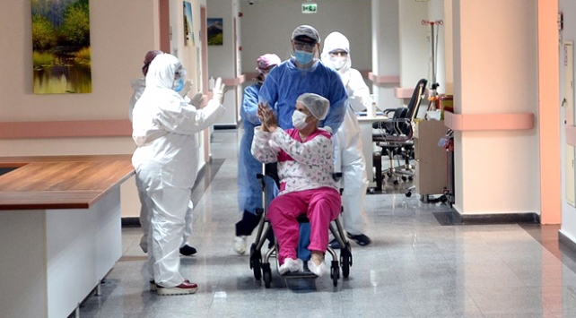 Türkiye'de virüsü yenen hasta sayısı 130 bine yaklaştı