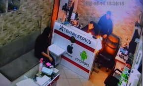 Tamir edilen telefonun bataryası patladı