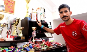 Dağ muzu satıyor olimpiyatlara hazırlanıyor